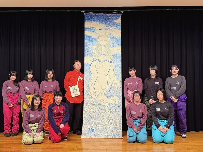 できあがった作品（背景は「岩内」の文字でできてます）